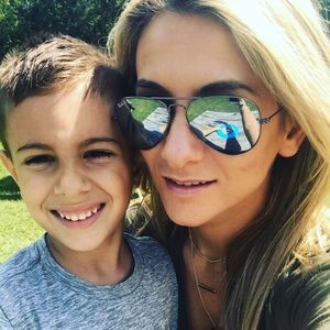 Meet your Posher, Aida